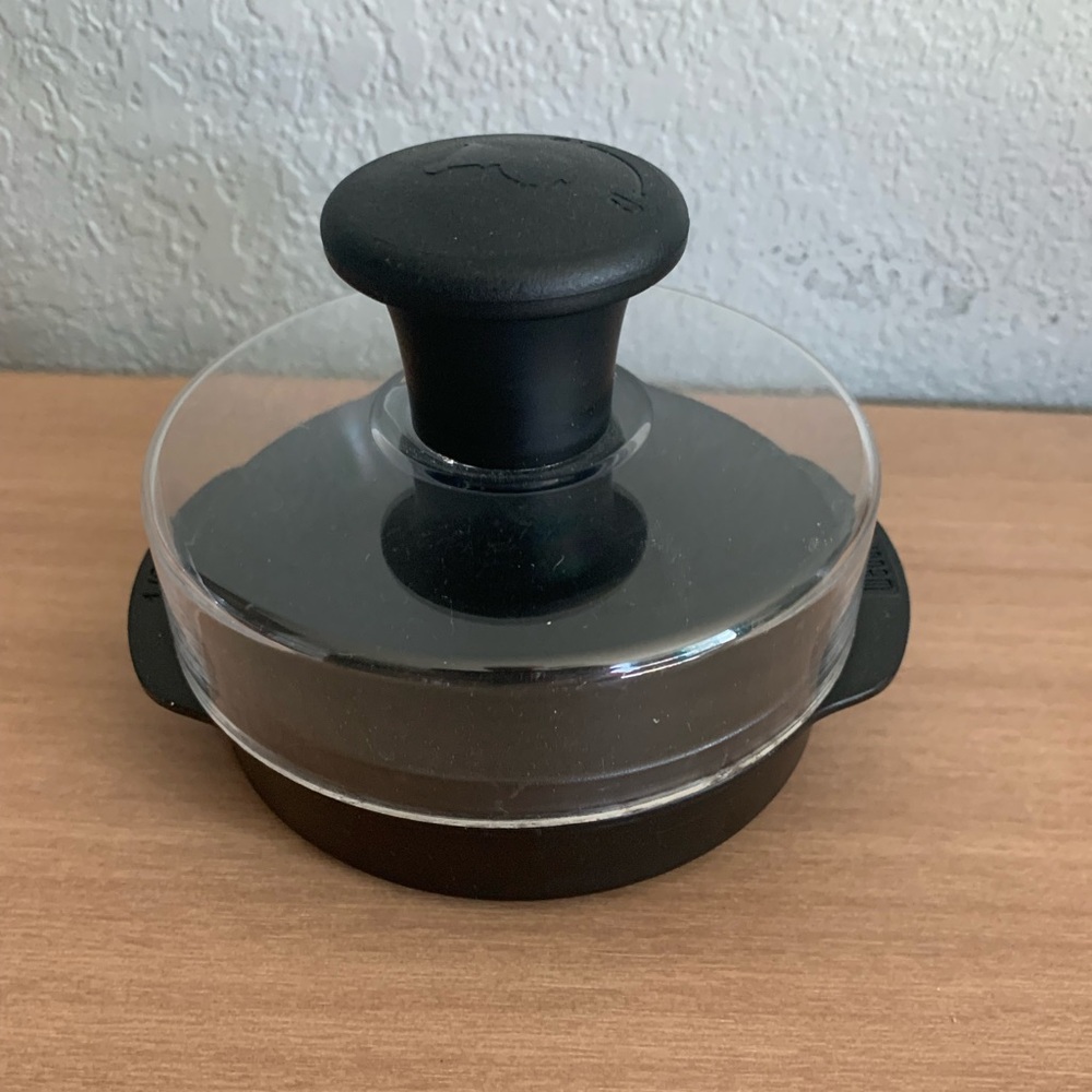 Weber grill burger press makes 1/4 lb or 1/2lb burgers